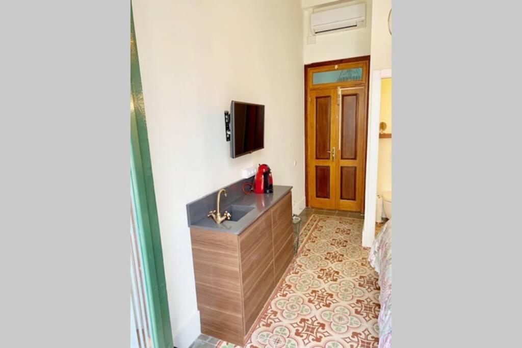 Cozy Studio With Balcony In The Best Place Διαμέρισμα Σίτζες Εξωτερικό φωτογραφία