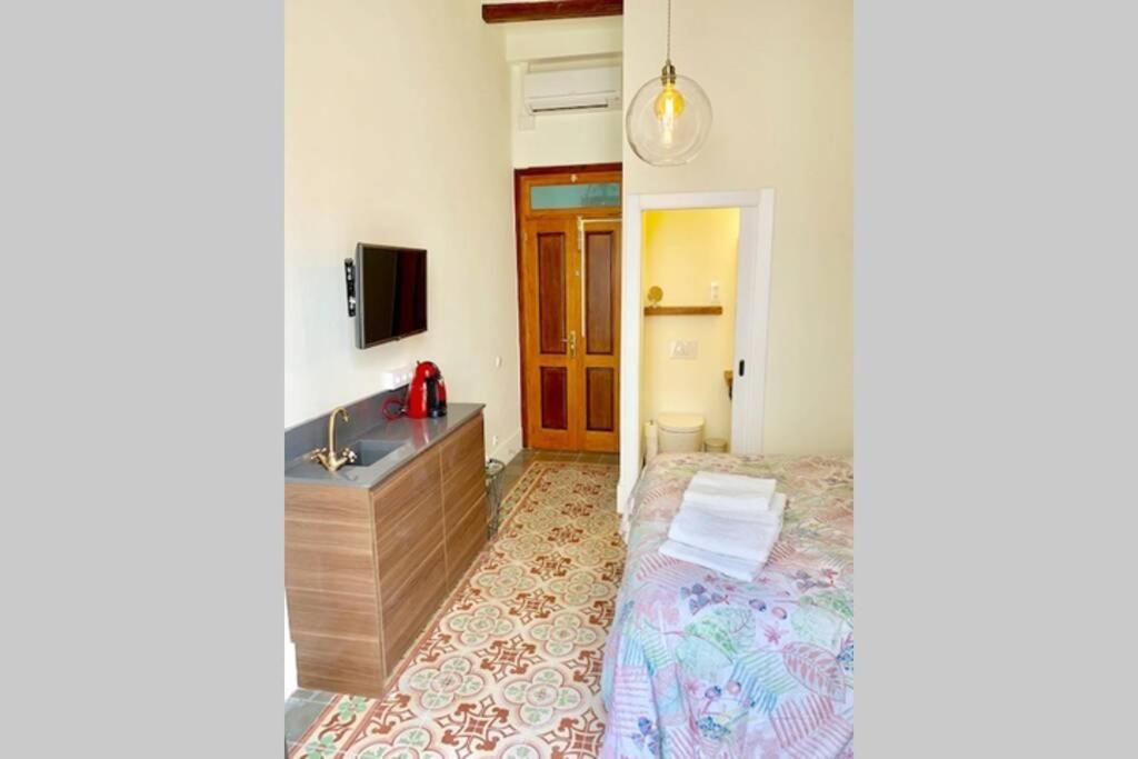 Cozy Studio With Balcony In The Best Place Διαμέρισμα Σίτζες Εξωτερικό φωτογραφία